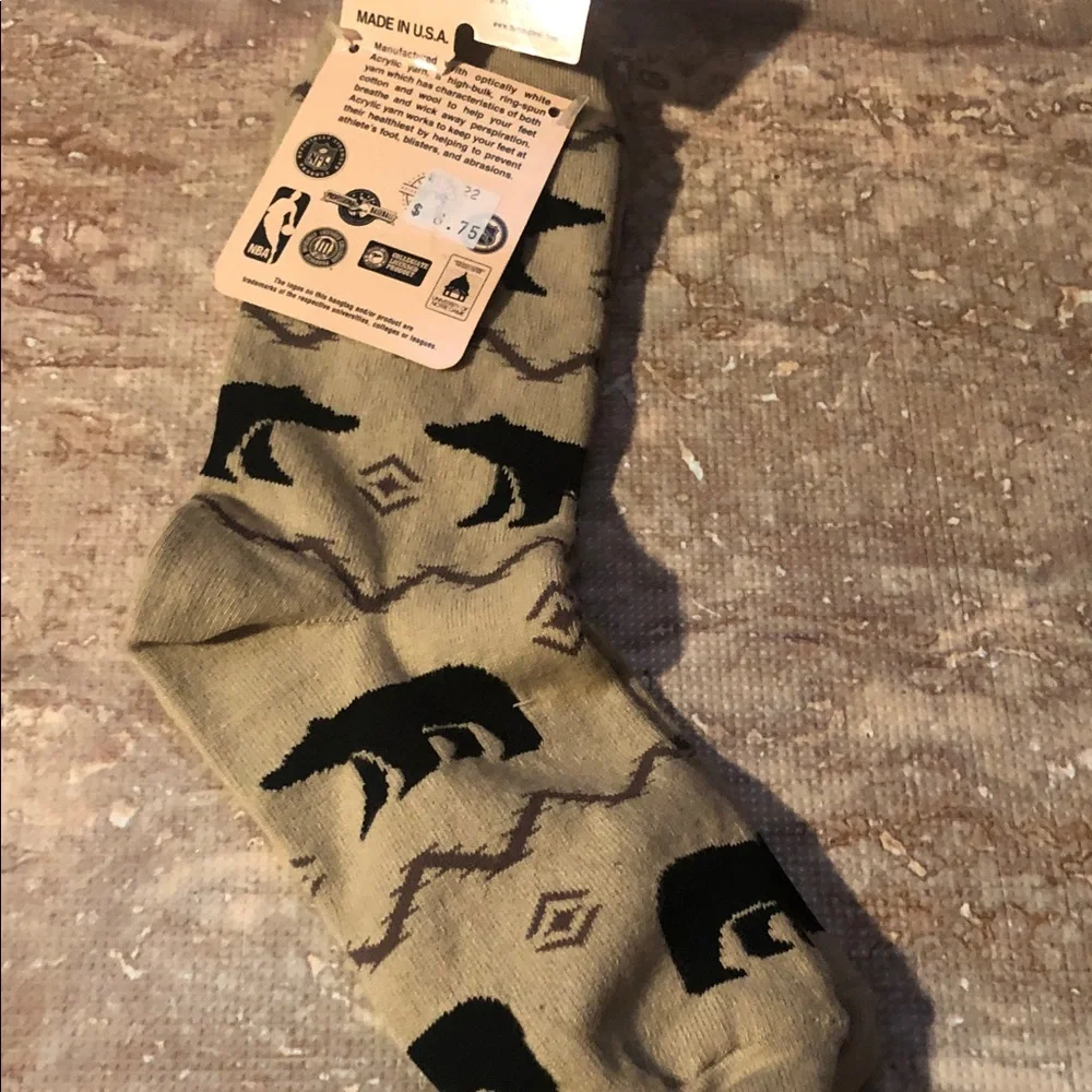 🆕For Bare Feet Beige Crew Socks with Black Bear Motif size 9-11